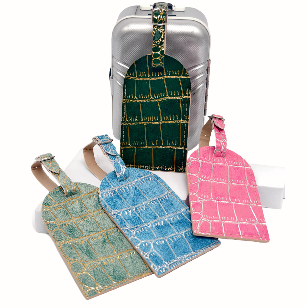 Crocodile Embossed Gold/Silver - đánh giá và giá Travel Accessories Name