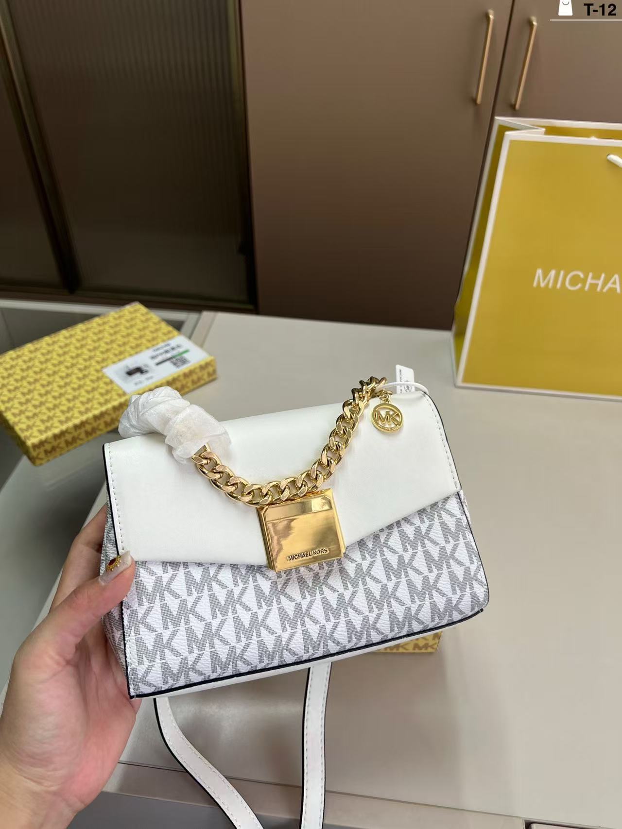 Brand new Michael Kors women's - đánh giá và giá Travel Accessories Luxury Brands